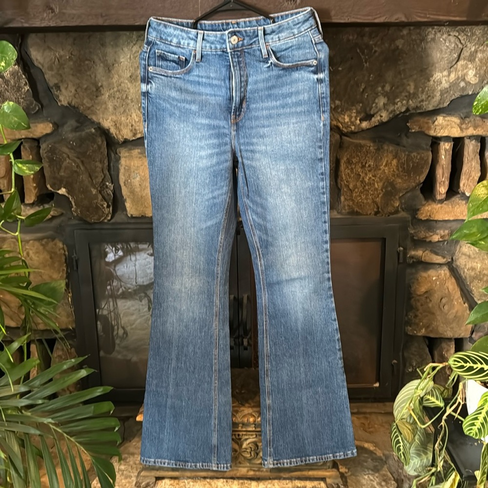 NWOT Old Navy extra high rise flare size 6